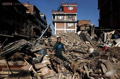 Fresh earthquake jolts Nepal as death toll crosses 7,500