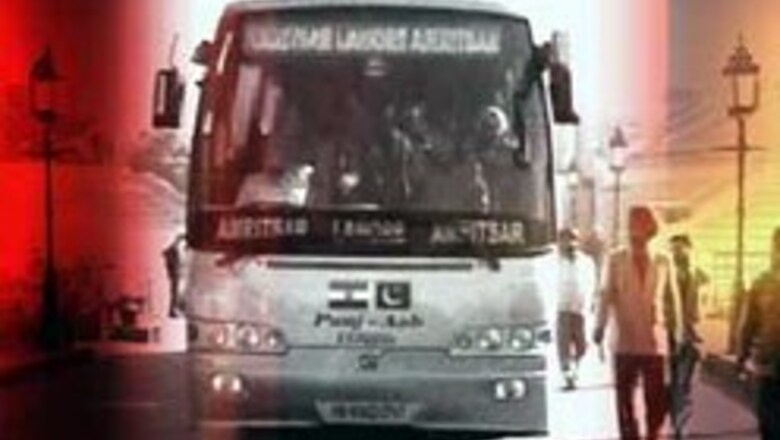 Delhi-Lahore bus leaves for Pak