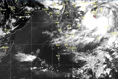 Cyclone Komen makes landfall in Bangladesh, Odisha on high alert