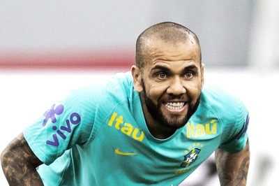 Brazil Defender Dani Alves Plays Down FIFA World Cup Injury Fears