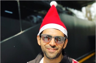 Kartik Aaryan Teased Over These Christmas Pics with Kriti Sanon, Vaani Kapoor