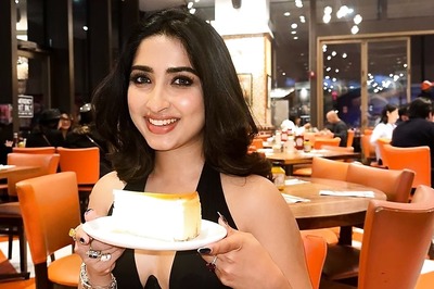 Saanya Iyer Stuns In All-black Ensemble On Her Birthday At Times Square
