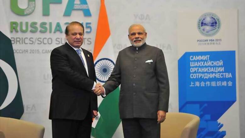Modi meets Sharif, Kashmir issue may take a backseat in talks as Pakistan looks to increase trade with India