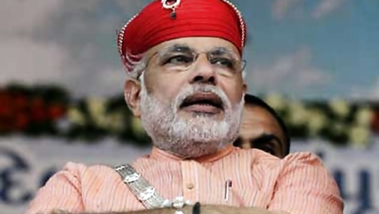 Denied Ganga Pujan, Modi takes blessings from priests