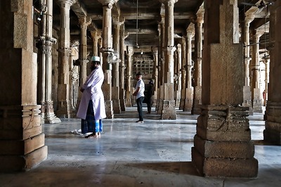 Congress Leader Urges Karnataka CM to Permit Muslims to Pray at Mosques on Eid