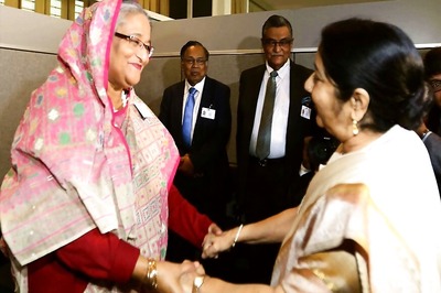 Sushma Swaraj Meets Sheikh Hasina; no Discussion on Rohingyas