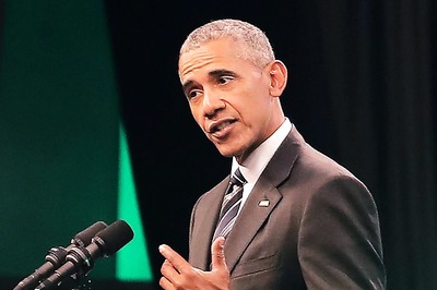 Obama Urges 'Leaders' Not to Split Society With Online Biases