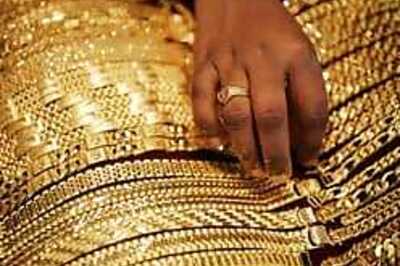 Gold prices drop in Asia