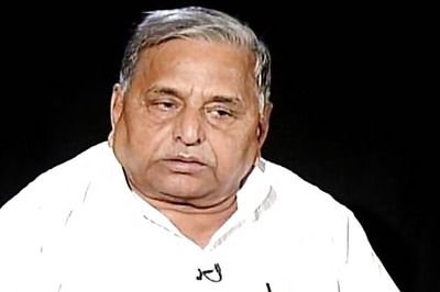 Delhi gangrape victim's parents condemn Mulayam's remarks