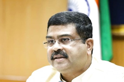 Education Minister Urges Citizens to Support Vidyanjali School Education Programme