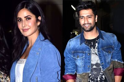 Vicky Kaushal and Katrina Kaif Enjoy Holi Bash, Watch Videos