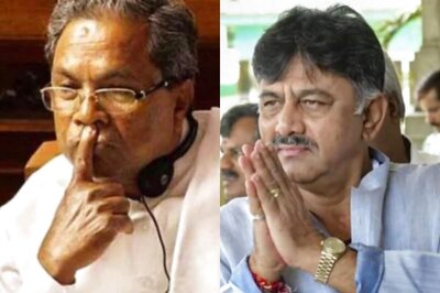 Karnataka Power Tussle Reaches Delhi as Siddaramaiah to Meet Sonia Gandhi Today, Shivakumar to Follow