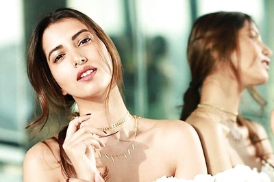 Manasvi Mamgai Looks Pretty In White For Karleo's Show