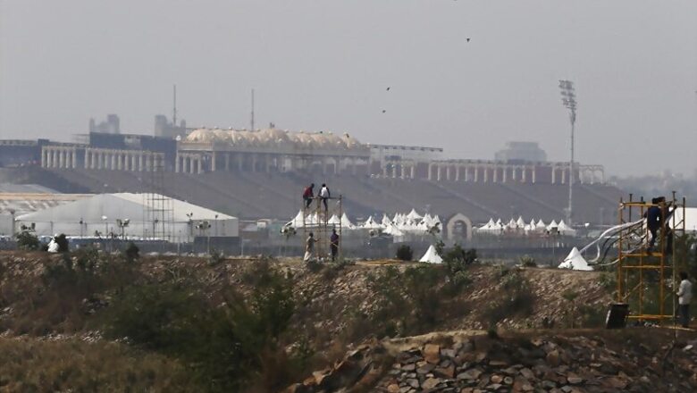 Sri Sri's Art of Living fined just Rs 5 crore, event to go on at Yamuna's bank in Delhi