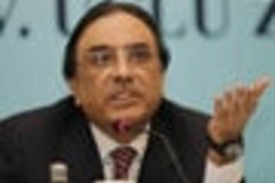 US pats, prods Pak to do more in war on terror