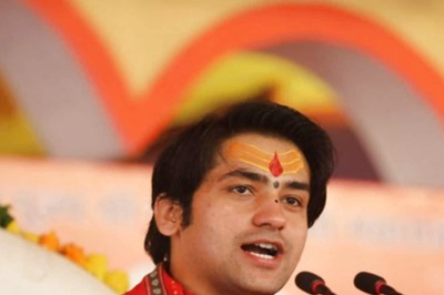 Why is Bageshwar Dham Sarkar Trending? 5 Facts About Self-styled Godman Dhirendra Shastri