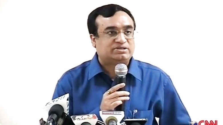 'Govt to enact law for ensuring rights of street vendors'