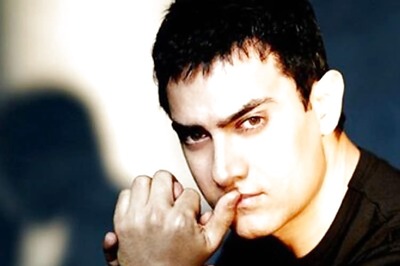 Hindu Sena activists protest outside Aamir Khan's house, security tightened