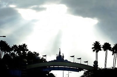 Walt Disney World actors to return to work after company offers COVID-19 tests