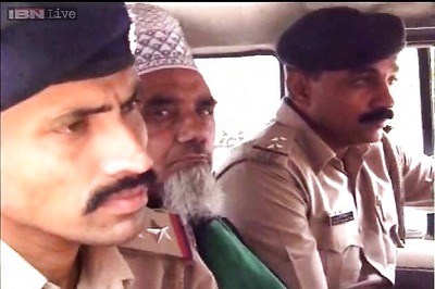 Gujarat: Man slaps Muslim cleric who called Navratri a 'festival of demons'