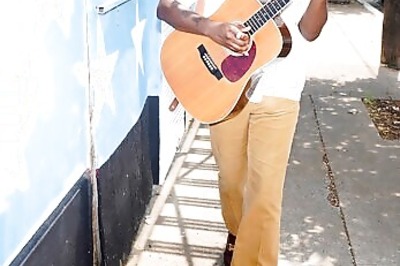 Leon Bridges Shares His Evolution To 'Gold-Digger Sounds'