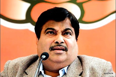 Gadkari asks Congress to shun 