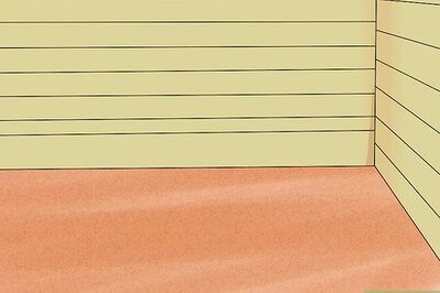 How to Prepare a Mare for Foaling