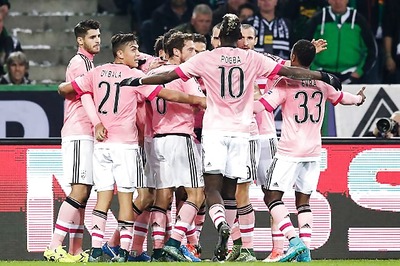 10-man Juventus draw 1-1 at Gladbach in Champions League