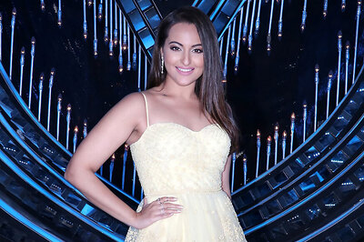 Sonakshi Sinha Asks Fans to Help Clean Up Mumbai Beaches