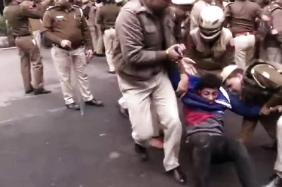 50 Jamia Students Detained, Several Injured as Protests Against Citizenship Law Leads to Clashes with Cops