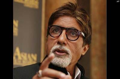 Big B harassed by blogger; files complaint