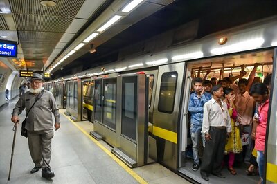 Fear Among Children in Shalimar Bagh After Man Kills Kids Before Jumping in Front of Metro Train