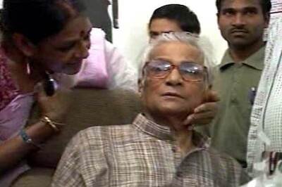 HC asks Fernandes' wife to bring him to court