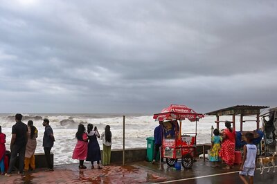 Monsoon Arrives Early in Maharashtra, Gujarat: Where Is It Now & When Will It Hit Delhi, Northern India?