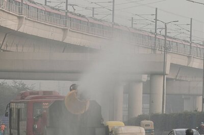 Delhi's AQI Settles in Very Poor Category, Minimum Temp 3 Notches Above Season's Average