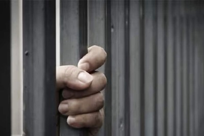 Arrested with 'Heroin' 20 Yrs Ago, UP Man Walks Out of Jail After Court Found It Was Powder