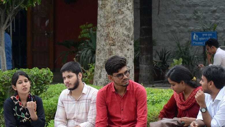 Patna Varsity Student Union Candidate Touches Feet of Girl Students