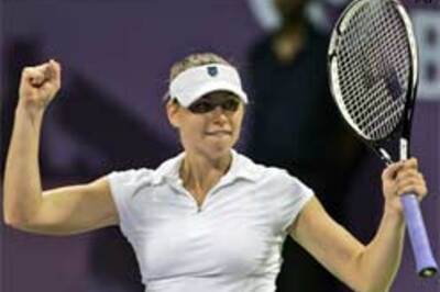 Venus to face Zvonareva in Doha final