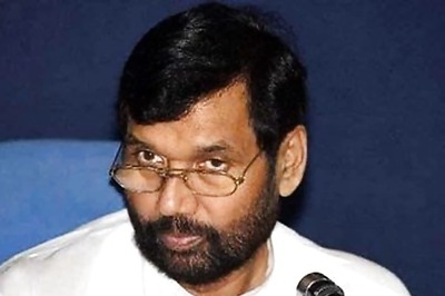 No proposal under consideration to regulate e-commerce: Ram Vilas Paswan