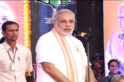 Modi blames Congress for 'ignoring' primary education