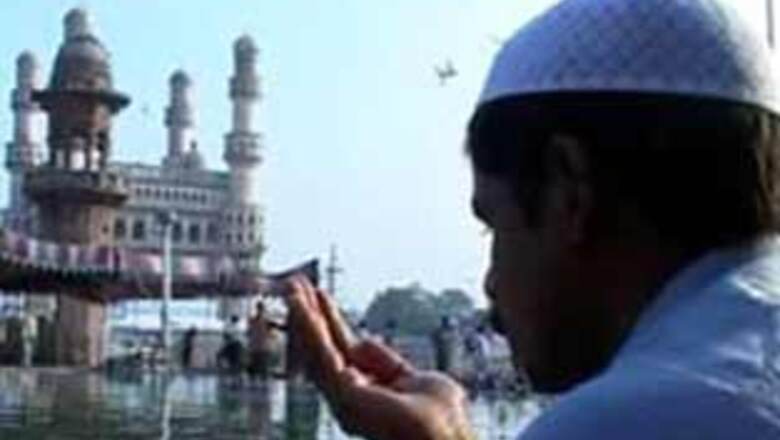 Kashmiri-origin woman is Clinton aide for Muslims