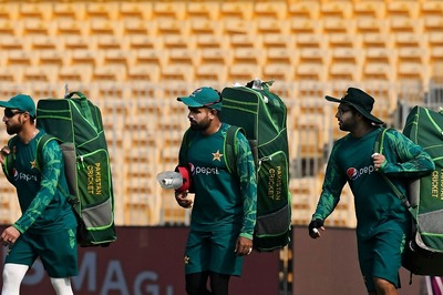 Cricket World Cup 2023: Shadab in for Unwell Nawaz as Pakistan Opt to Bat First Against Afghanistan