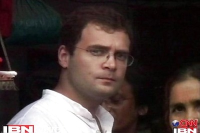 Cong demands inquiry into shoe hurling at Rahul