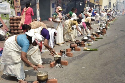 Lakhs of Devotees Offer Pongala at Attukal Devi Temple