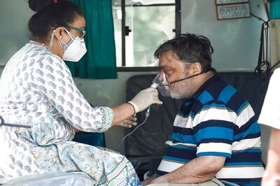 Delhi Sees Record 306 Covid-19 Deaths, Positivity Rate Rises to Over 36%