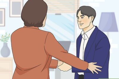 30 Signs Your Boss Likes You Romantically, Plus What to Do about It