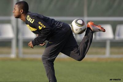 Robinho inches closer to Milan move