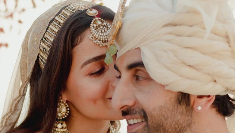 Alia Bhatt Gets Her Wedding Date With Ranbir Kapoor Embroidered on Her Pallu, See Pic