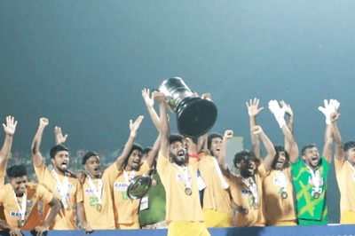 Kerala Govt Announces Rs 1.14 Crore Cash Award to State Football Team for Winning Santosh Trophy