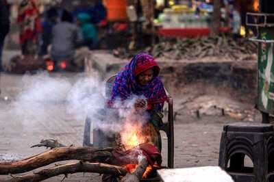 Weather Updates: Biting Cold in North India, Delhi’s Ridge Shivers at 1.5° Amid Flight & Train Delays; Rajasthan freezes at 0°